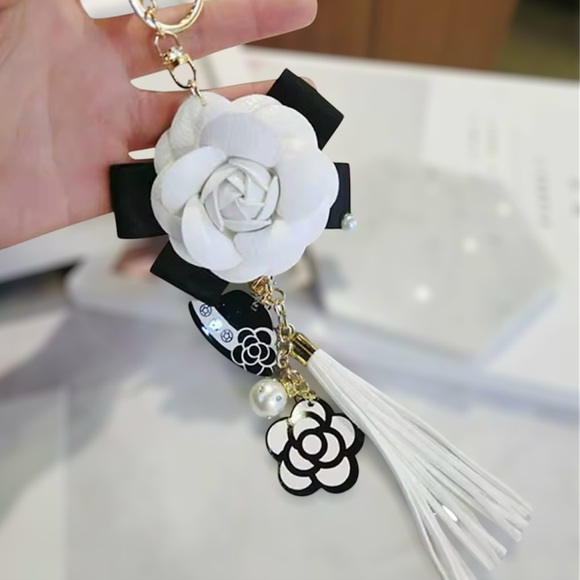White and Black Camellia Flower & Faux Pearl Bag Charm - Picture 2 of 2